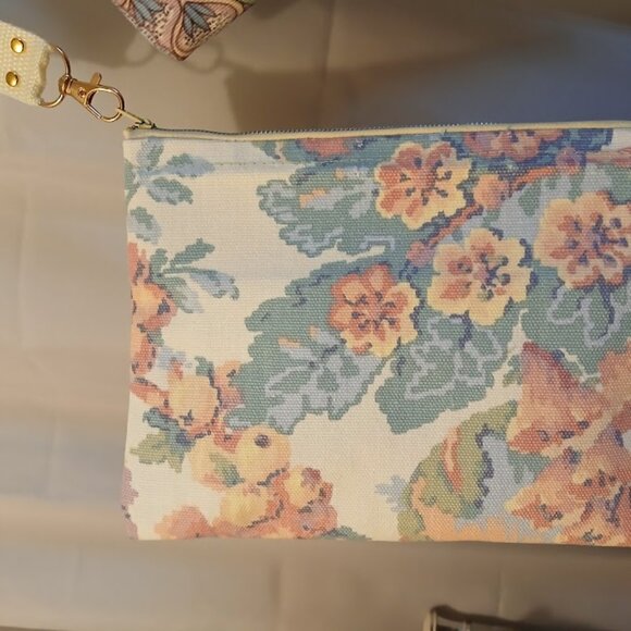 New Zippy Hanging Canvas Wristlet Clutch Pouch Make-up Bags Floral Grapes Pastel - Picture 8 of 16